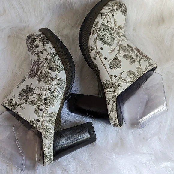 Dr. Martens Una Mules - Picture 12 of 16